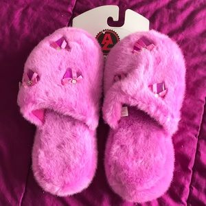 NWT Arizona fuzzy slippers